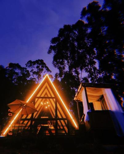 Cabana Raízes: A Frame com vista para as montanhas