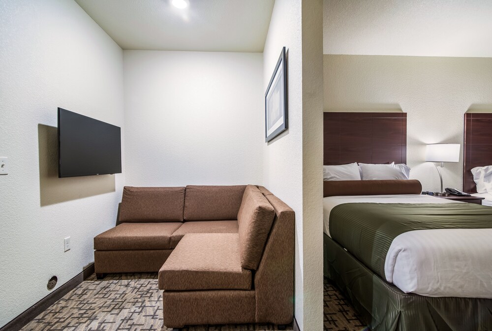 Cobblestone Hotel & Suites Victor - photo 7