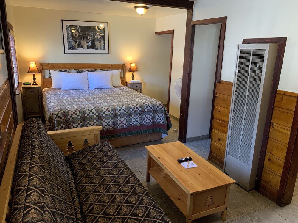 Sessions Retreat & Hotel - photo 19