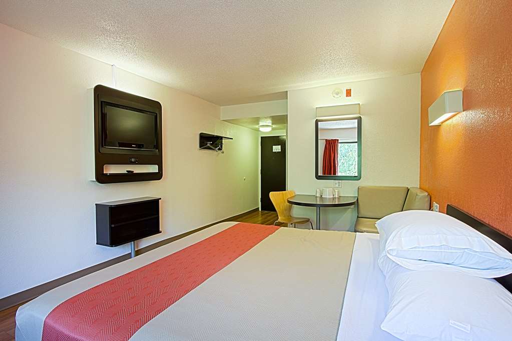 Motel 6 East Brunswick NJ — hotel in East Brunswick