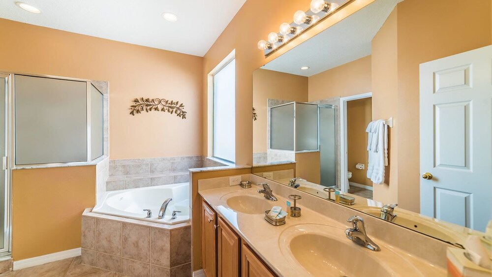Grhsec8402 Emerald Island Resort 6 Bed 6 Baths House - photo 16
