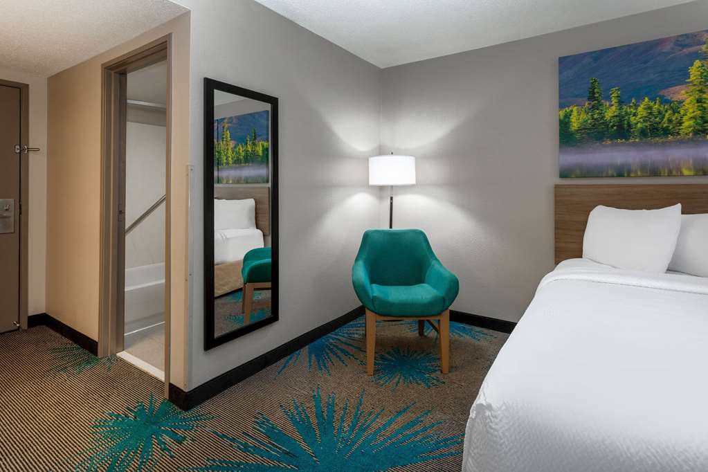 Days Inn & Suites by Wyndham Denver International Airport - photo 22