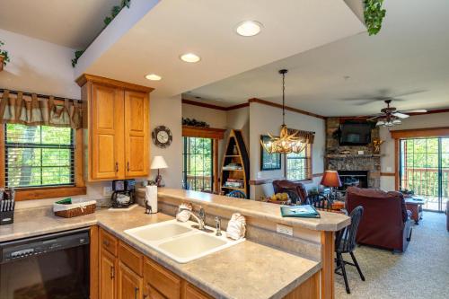 2BR Village At Indian Point 2005 near SDC Free Tickets Daily up to 500 in Branson, United States