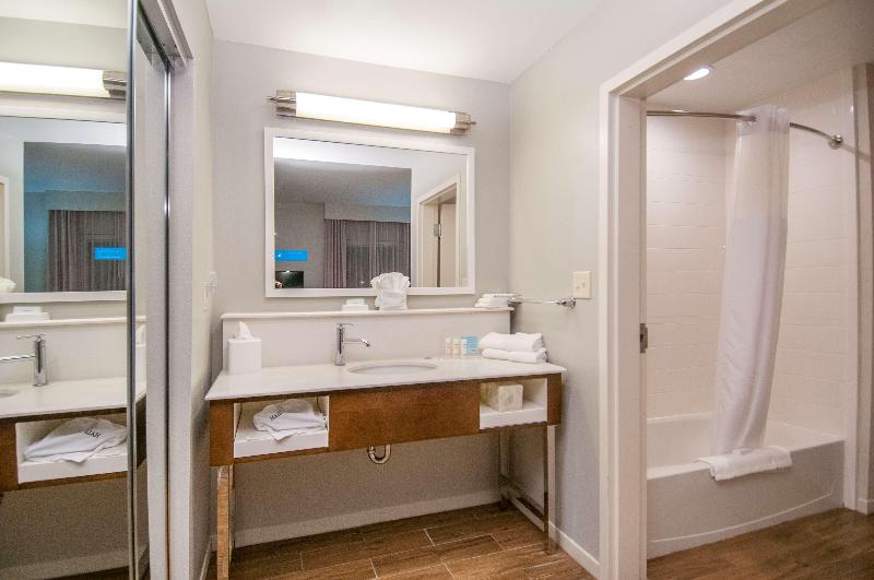 Hampton Inn Opelousas - photo 37