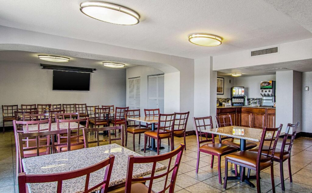 Quality Inn and Suites Denver Stapleton - photo 10