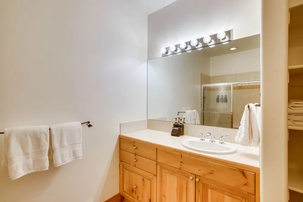 1 Mi to Beaver Creek Resort Townhome with Hot Tub - photo 8