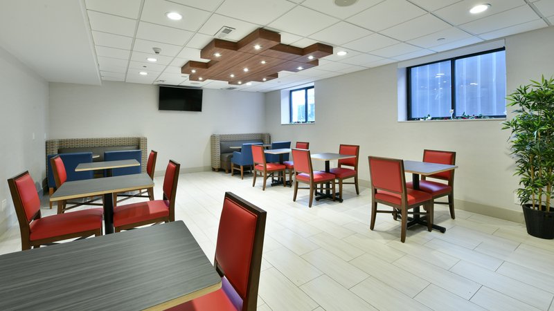 Holiday Inn Express Staten Island West - photo 14