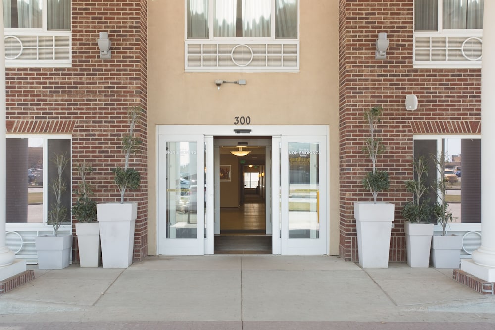 Holiday Inn Express & Suites Minot by IHG - photo 33