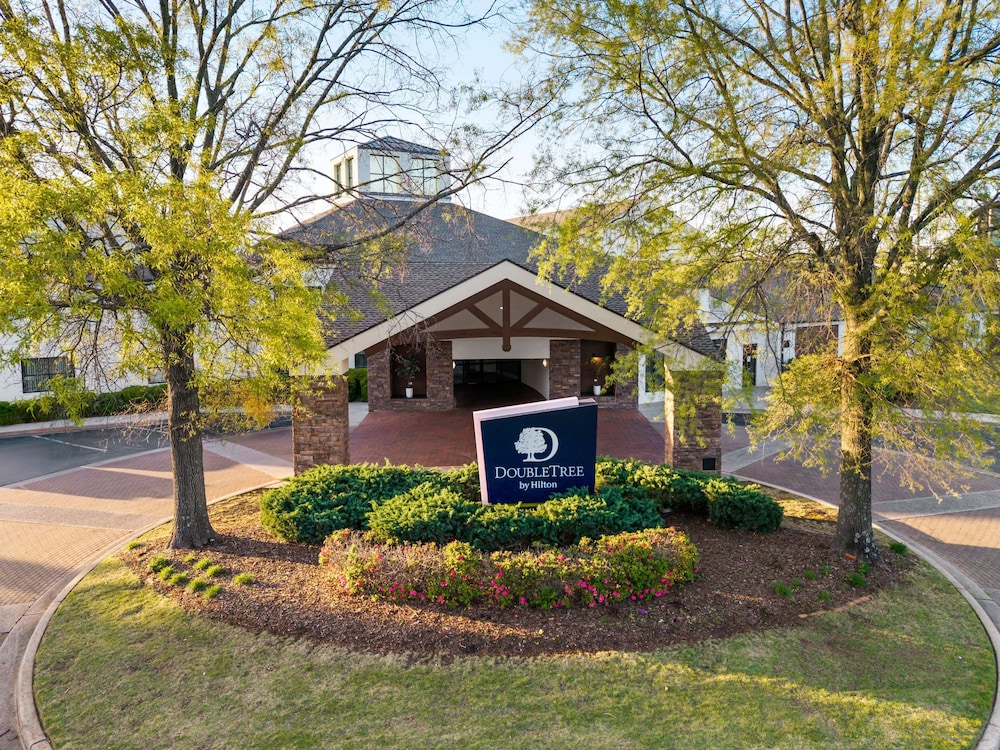 DoubleTree Suites by Hilton Hotel Huntsville South - photo 22