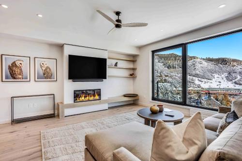 Electric Pass Lodge 404 by Snowmass Mountain Lodging — 4-Star Luxury Hotel in Snowmass Village, United States