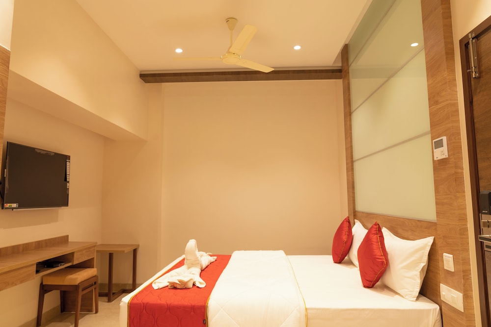 The Paradise Hotel Luxury Stay in Kanchipuram, India