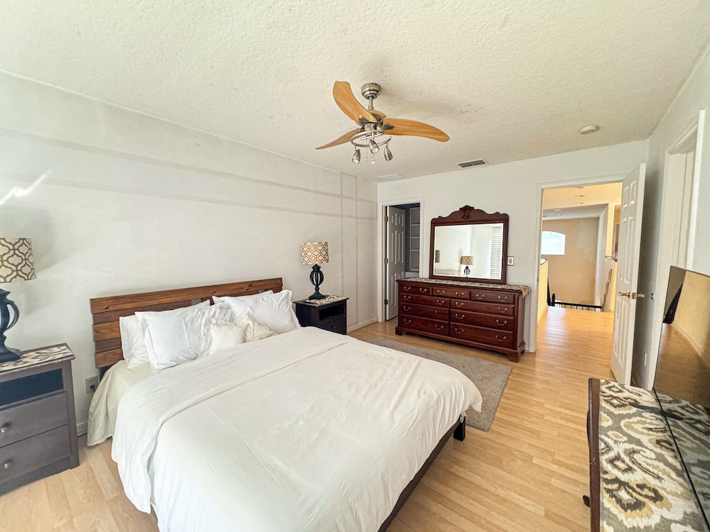 SamAria - last minute hotel in Deltona