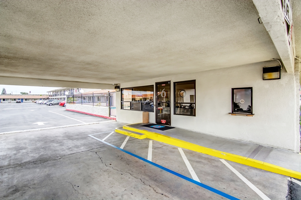 Motel 6 Manteca CA - photo 8