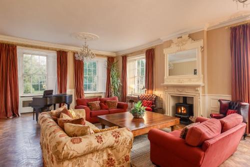 Family friendly big beautiful 17th Century house