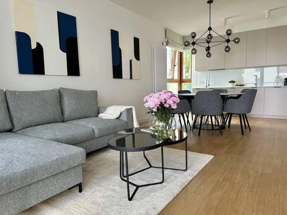 Wola Apartments Ludwiki with Parking by Renters Prestige — 4-Star Luxury Hotel in Warsaw, Poland