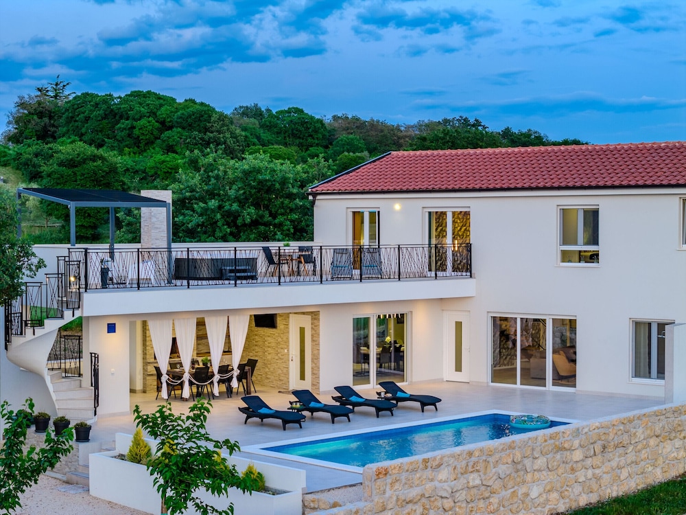 Villa Sunset Grusi ZadarVillas — 4-Star Luxury Hotel in Policnik, Croatia