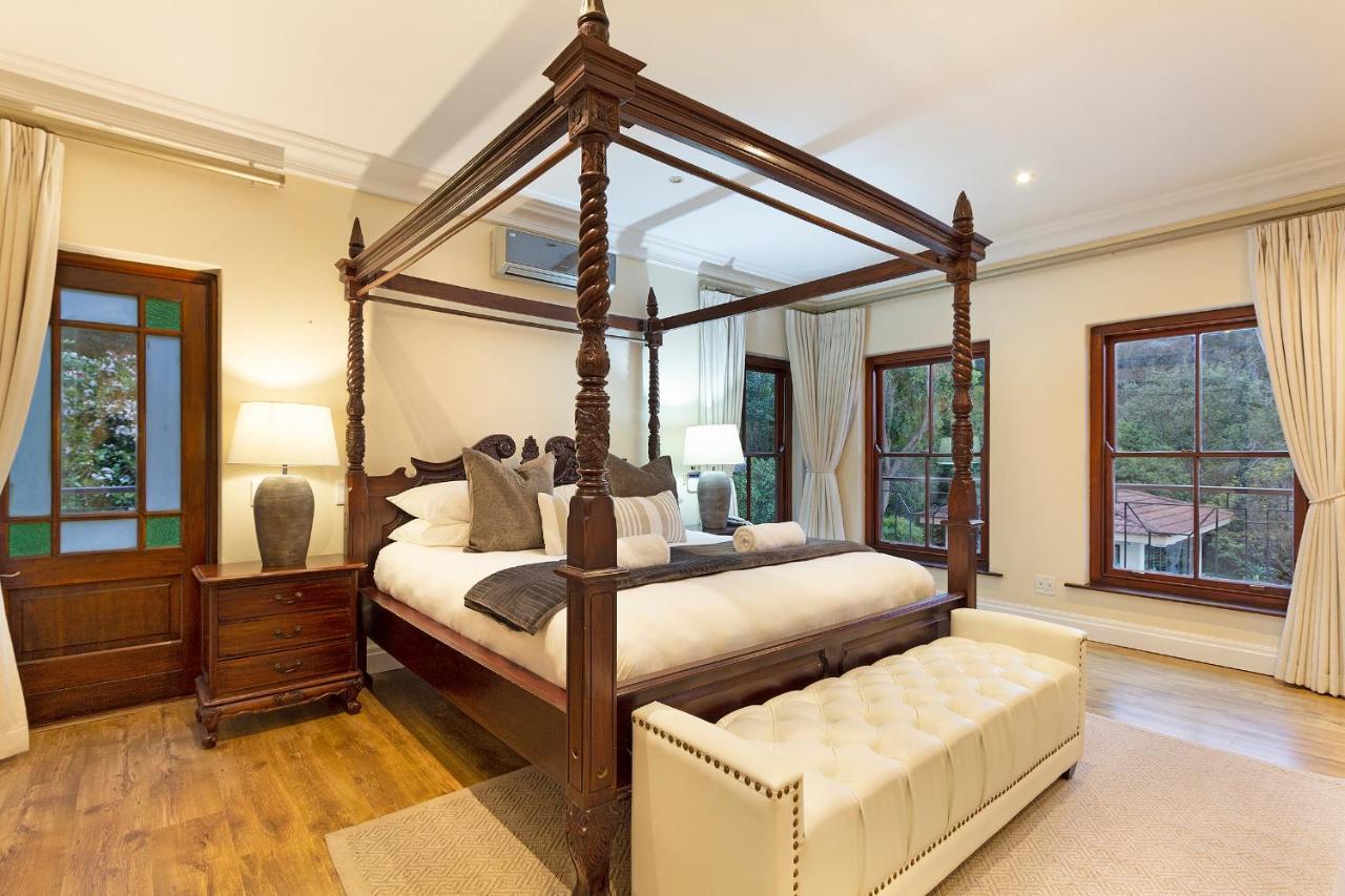 Two Luxury Villas 10 Bed Lyonesse & Lyons Den