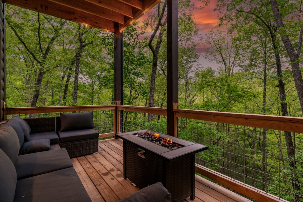 Mountain Majesty By Ghosal Luxury Lodging - photo 64