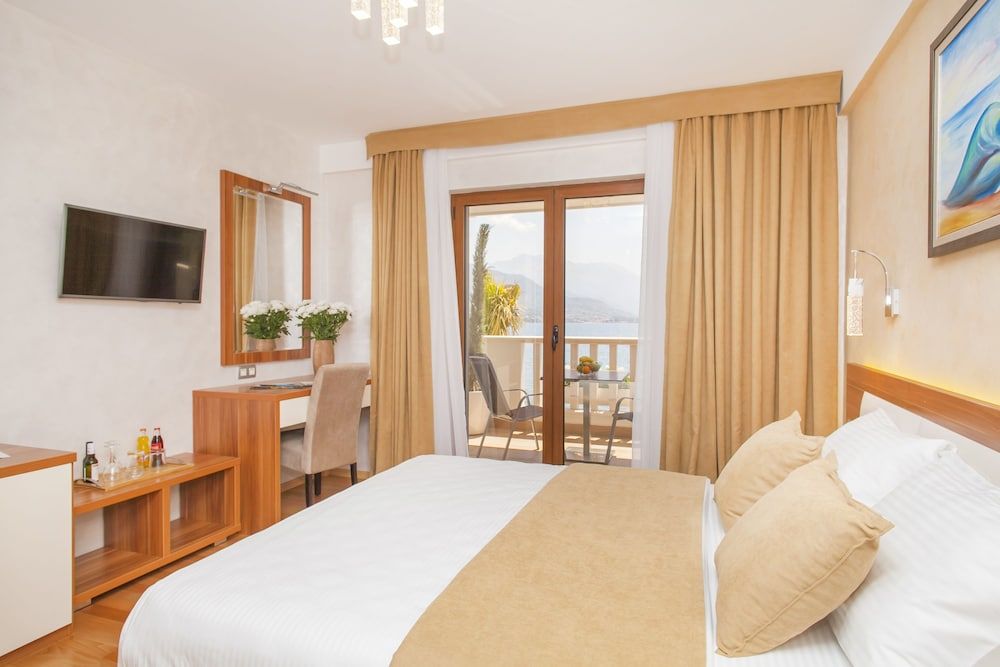 Hotel Bela Roza in Bijela, Montenegro