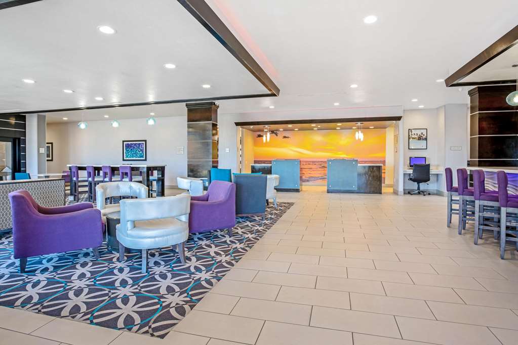 La Quinta Inn & Suites by Wyndham Corpus Christi Portland - photo 3