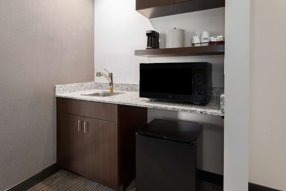 Hampton Inn Nashville Airport Century Place TN - photo 7