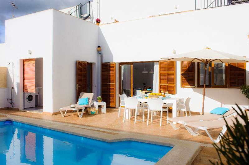 Villa Peral Cas Concos — 4-Star Luxury Hotel in Felanitx, Spain