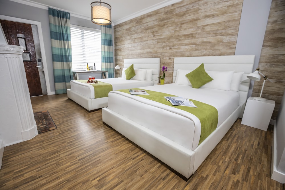Chesterfield Hotel & Suites - photo 19