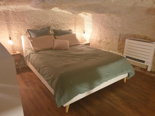 La Grotte du Bonheur — hotel in Cangey