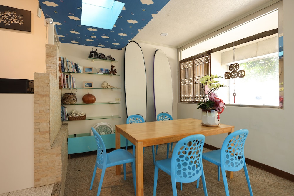 Flower Inn — Magong