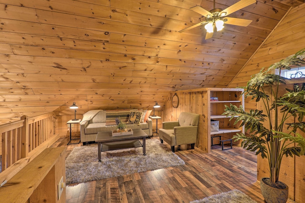 Charming Log Cabin at Double JJ Ranch Resort - photo 12