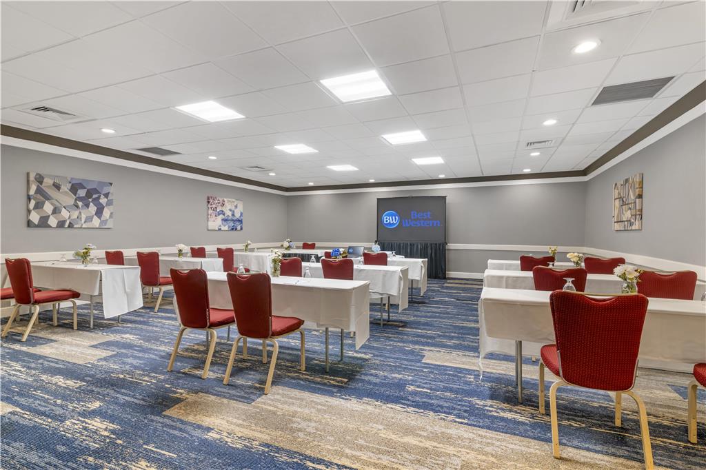 Best Western Royal Plaza Hotel & Trade Center - photo 11