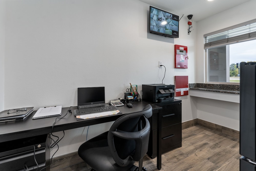 Extended Stay Gun Barrel City - photo 36