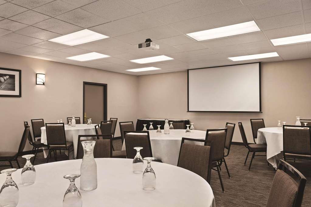 Country Inn & Suites by Radisson Woodbury MN - photo 21