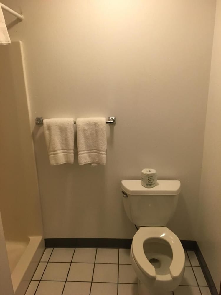 Coho Motel and Suites - photo 26