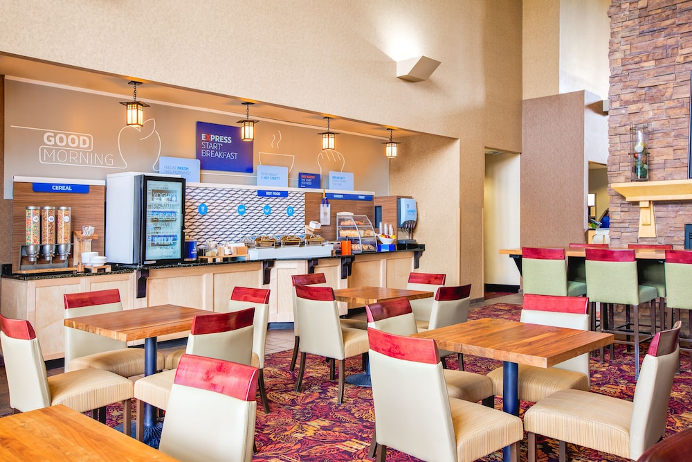 Holiday Inn Express & Suites Gillette by IHG - photo 29