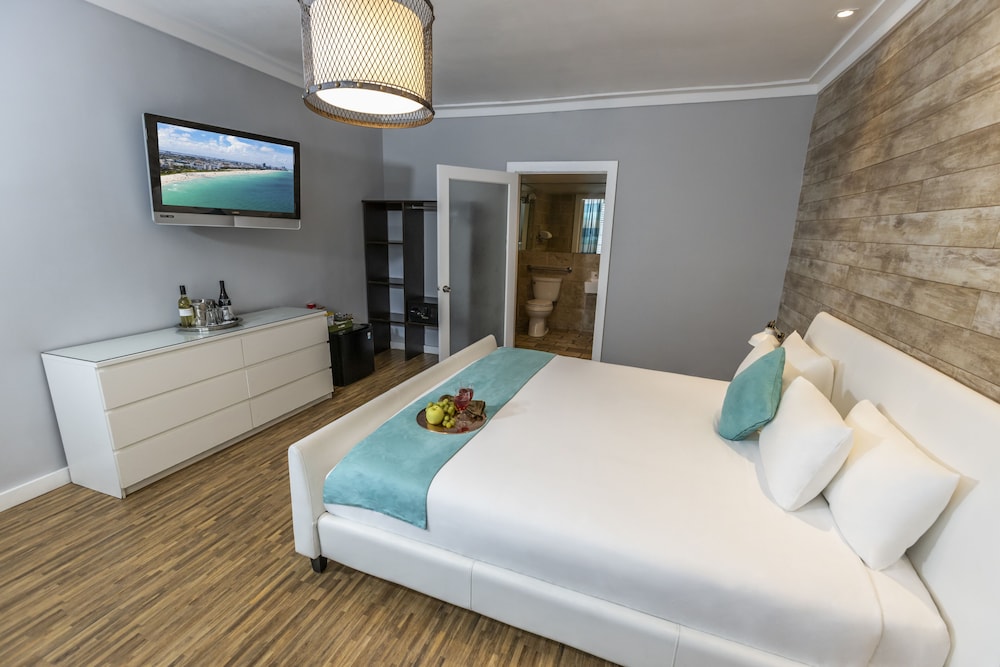 Chesterfield Hotel & Suites - photo 26