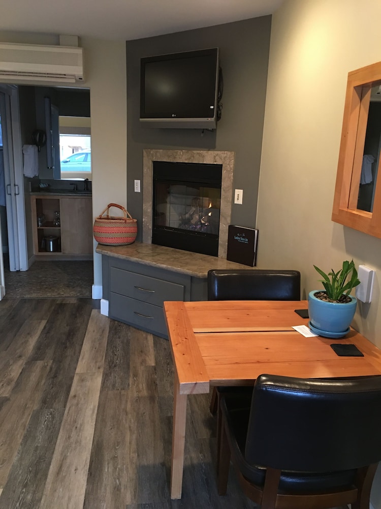 Cambria Shores Inn - photo 6