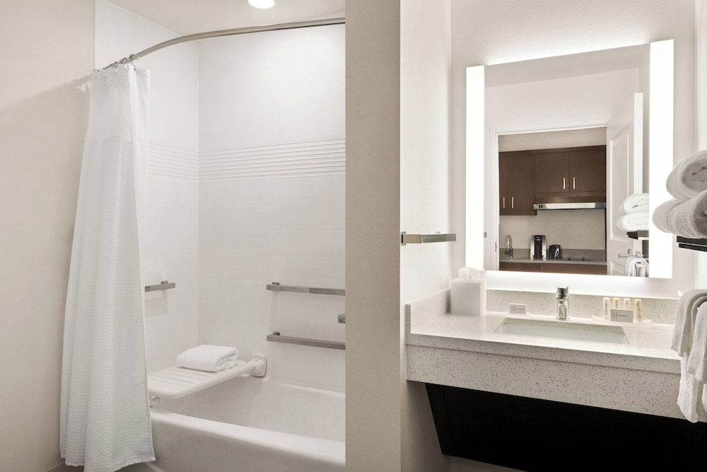 TownePlace Suites by Marriott Cedar Rapids Marion - photo 21