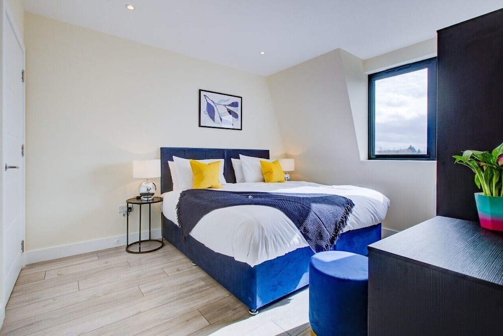 Hybrid Resi Cheam — 4-Star Luxury Hotel in Sutton, United Kingdom