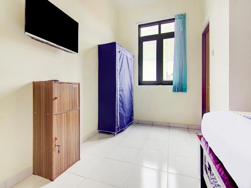 The Grange - carbon neutral hotel in Unknown City