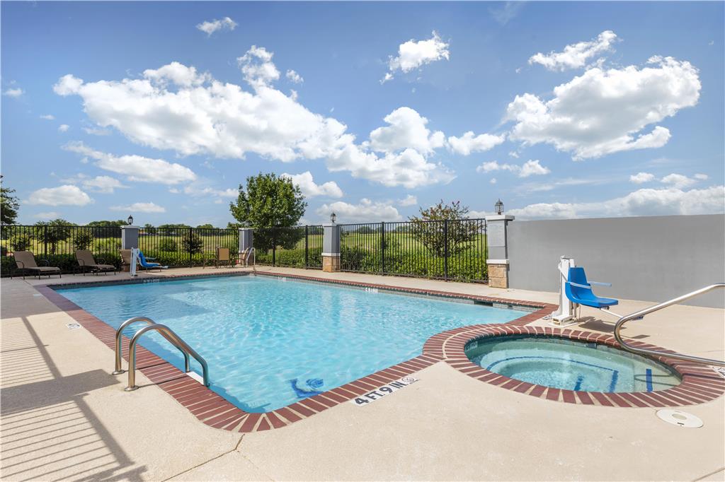 Best Western Plus Fort Worth Forest Hill Inn & Suites - photo 4