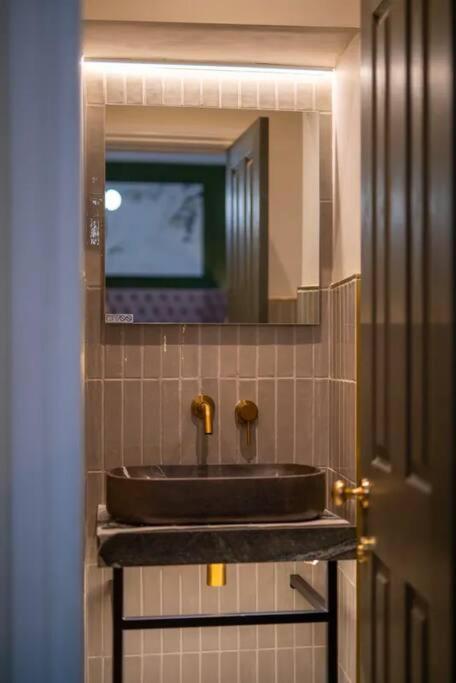 Newly Renovated 4 Bedroom Cottage with Wood Burner