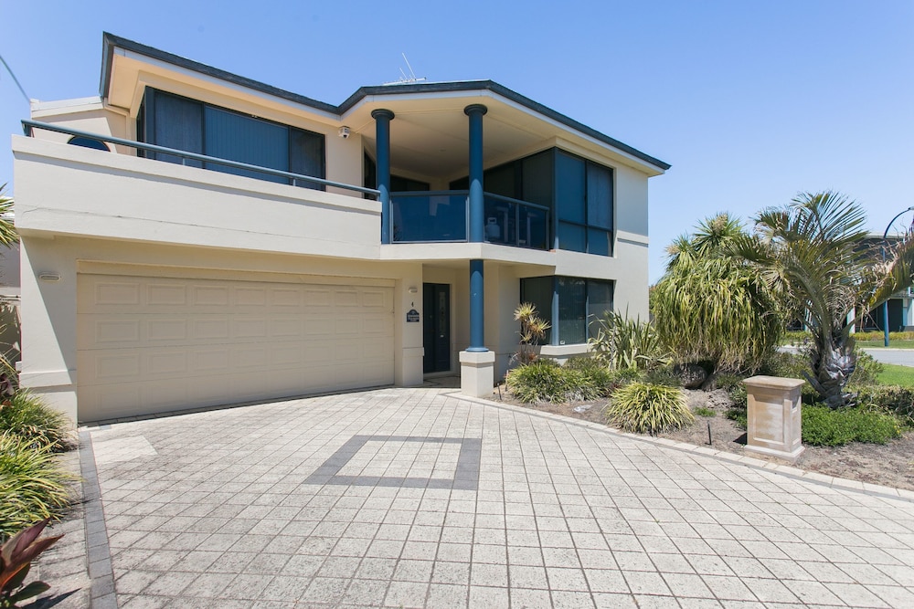 Seahaven Villas by Rockingham Apartments — 4-Star Luxury Hotel in Rockingham, Australia