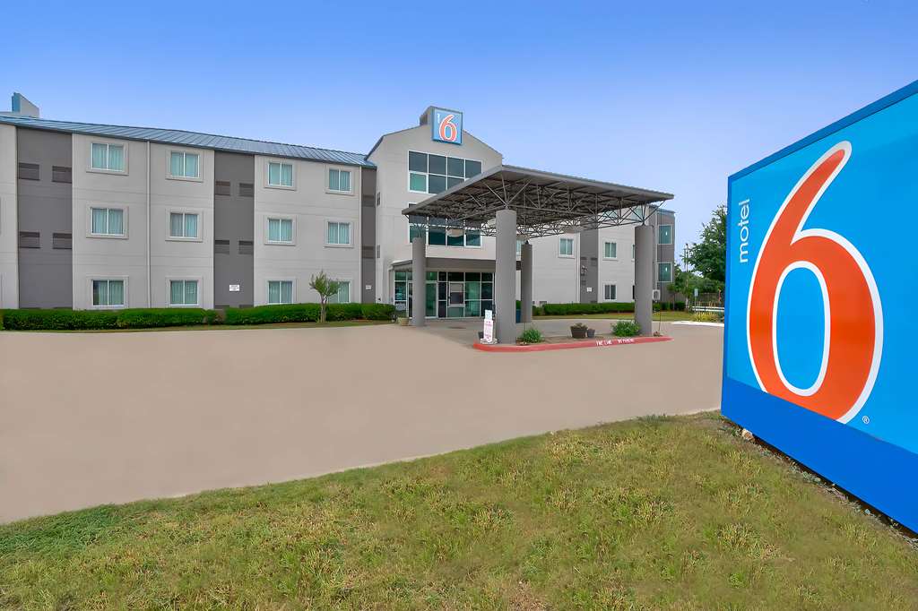 Motel 6 Benbrook TX Fort Worth - featured photo