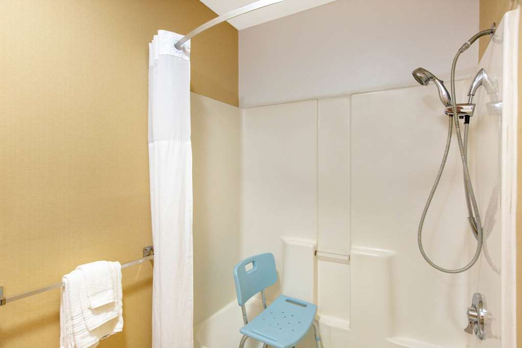 Days Inn by Wyndham Salina I 70 - photo 13