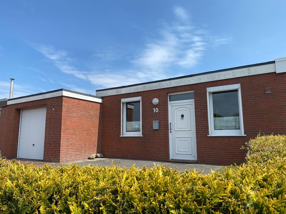 Bungalow in Dornumersiel — 4-Star Luxury Hotel in Dornum, Germany
