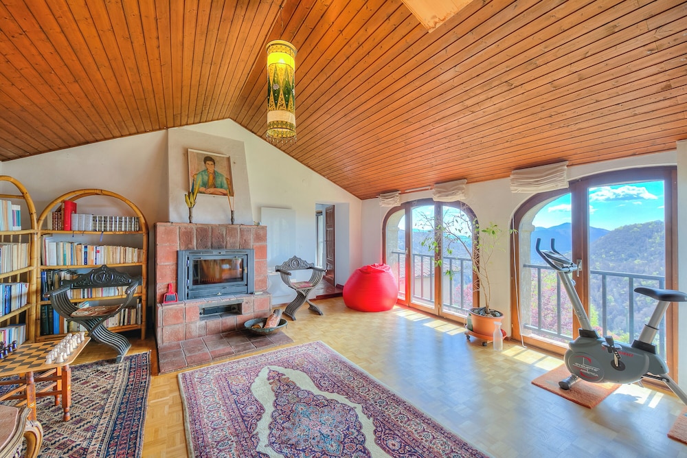 Casa Dell'antonio — 4-Star Luxury Hotel in Gordola, Switzerland