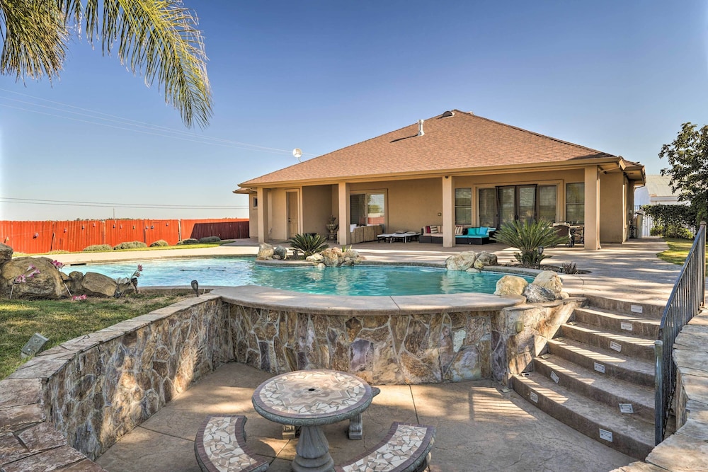 Elk Grove Getaway w Saltwater Pool Near Wineries — hotel in Elk Grove