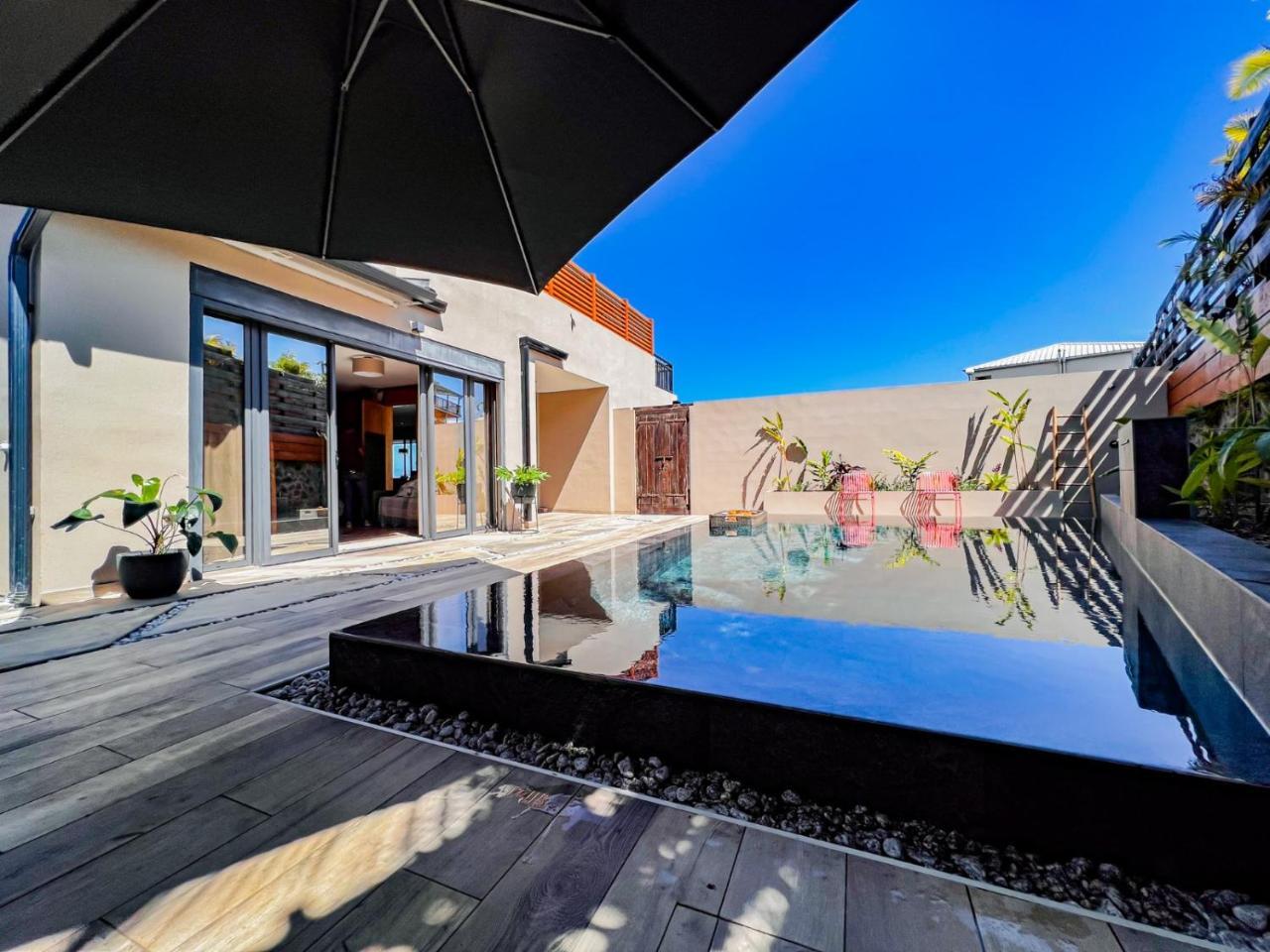 Résidence Daniza — 4-Star Luxury Hotel in Saint-Pierre, Réunion