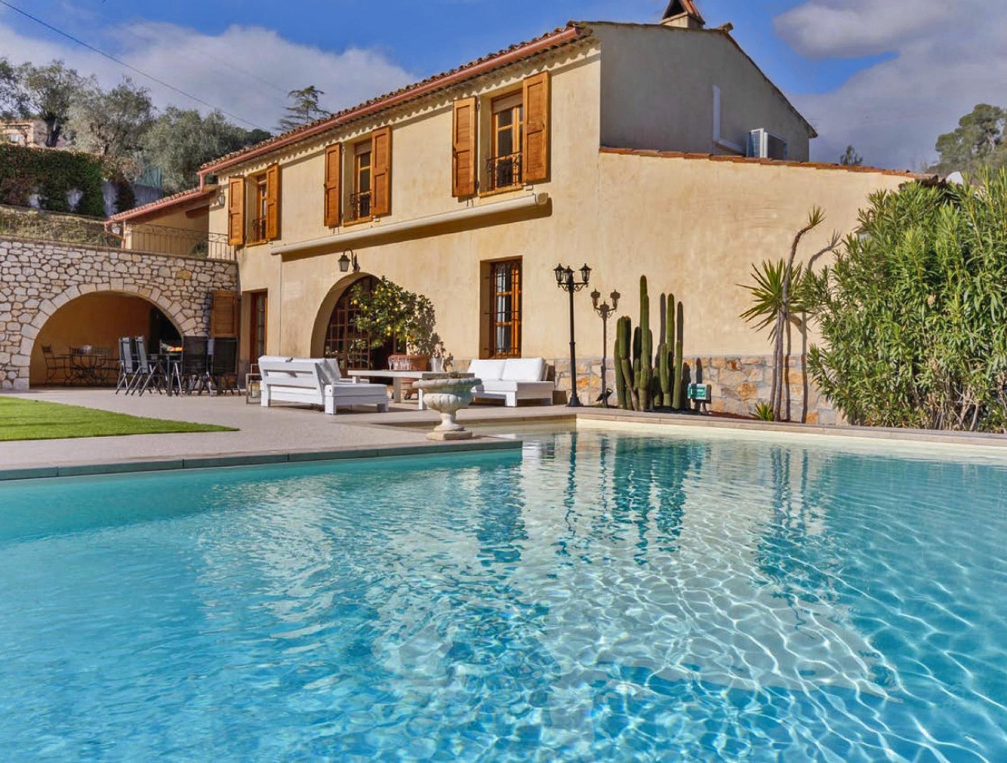 La Dolce Villa Near St Paul de Vence — 4-Star Luxury Hotel in La Colle-Sur-Loup, France